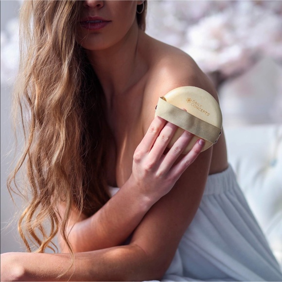 Daily Concepts MASSAGE BRUSH - Picture 5 of 11